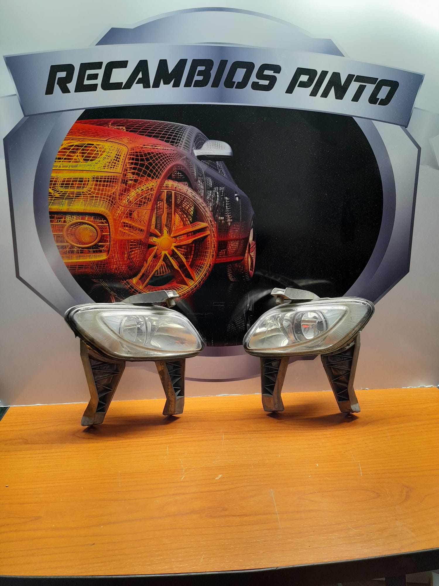 IMG-20211103-WA0022 Faro Antiniebla Lancia ypsilon 1.4 42070748SX - Imagen 1