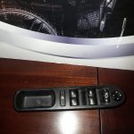 Mando del elevalunas lado izquierdo peugoet 307 1.6 hdi año 2004