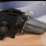 Motor de Elevalunas delantero derecho Mitsubishi Canter 3.0 DI-D Turbo Diesel 125cv REF:0130821701 AÑO:2001-2005