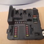 CAJA RELES / FUSIBLES RENAULT MEGANE II 1.4 16V (BM0B, CM0B) 98CV  REF:8200306033A AÑO:2005